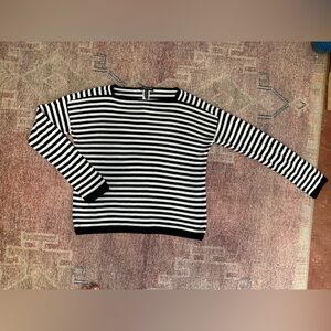 Eileen Fisher tencel petite sm long sleeve boat neck black and white top